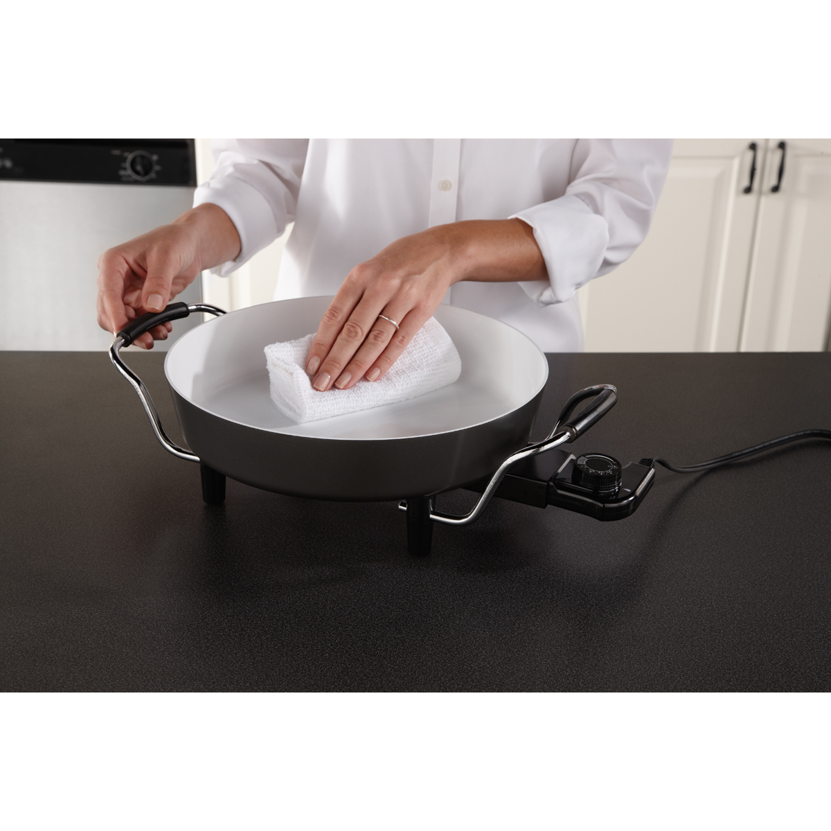 Oster® DuraCeramic™ Electric Skillet CKSTSK12WC033 Oster® Canada