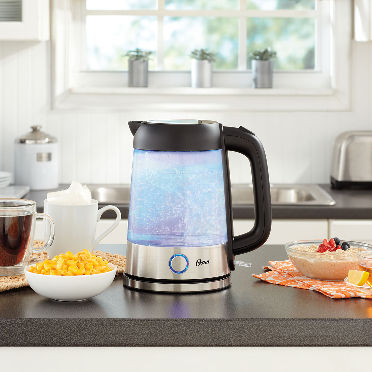 1.7L Illuminating Glass Kettle Oster® Canada