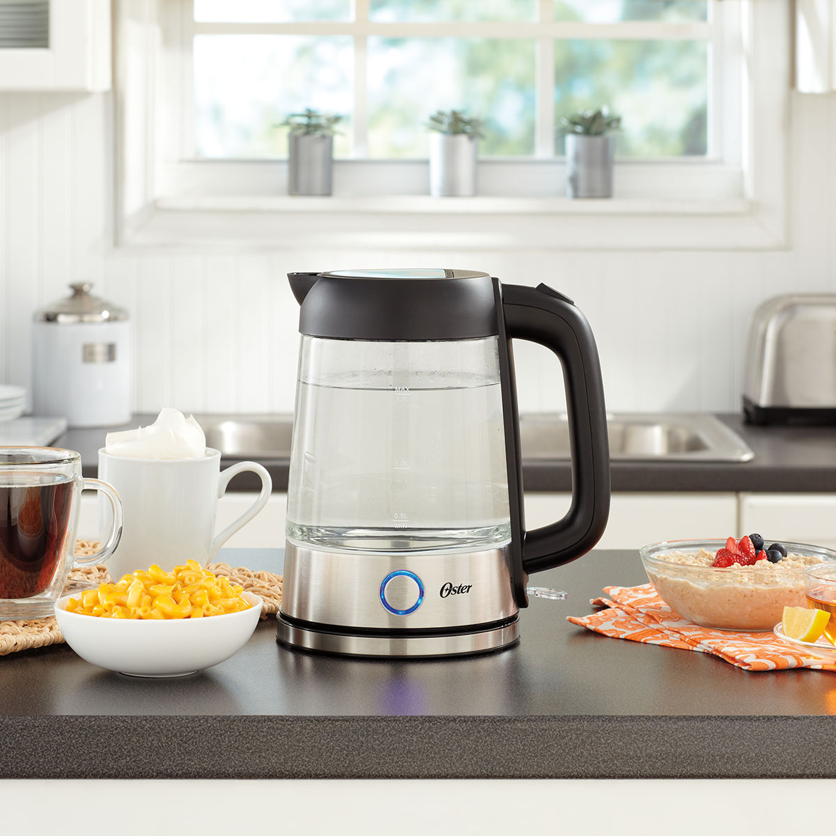 1.7L Illuminating Glass Kettle Oster® Canada